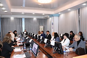 Круглый стол